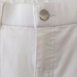 Halston white ankle pants 6P